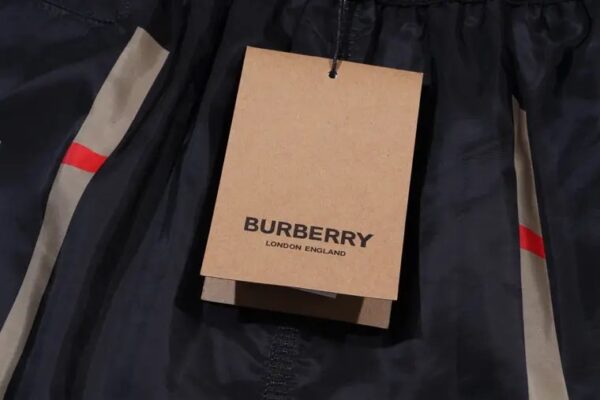 BURBERRY SHORT - Image 3