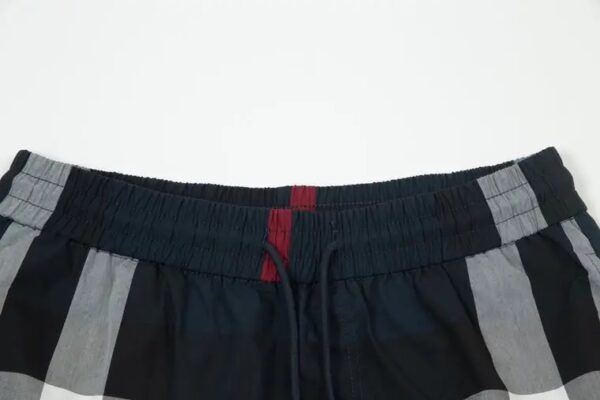 BURBERRY SHORT - Image 3