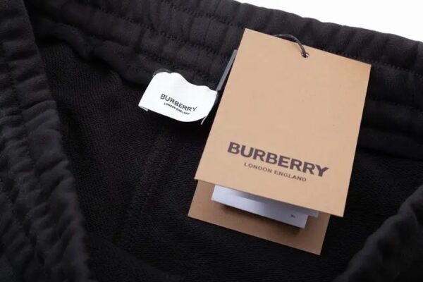 BURBERRY SHORT - Image 3