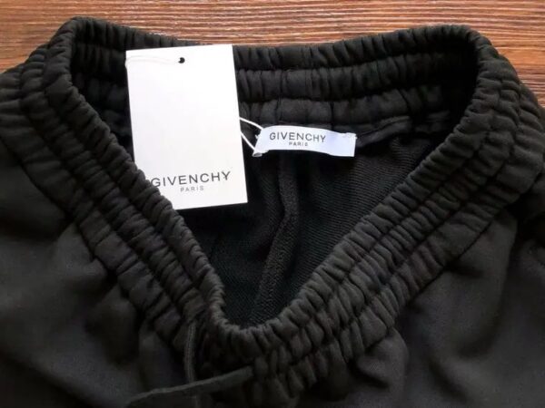 GIVENCHY SHORTS - Image 3