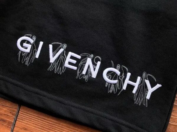 GIVENCHY SHORTS - Image 2