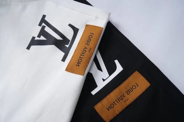 LOUIS VUITTON SHORTS - Image 4