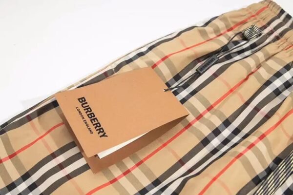 BURBERRY SHORT - Image 3