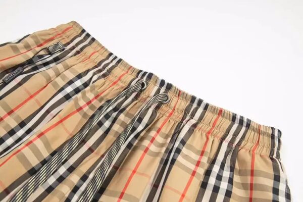 BURBERRY SHORT - Image 4