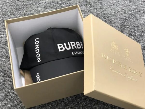 BURBERRY CAP