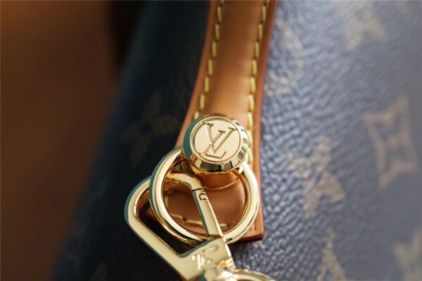 LV VUITTON BAG - Image 4